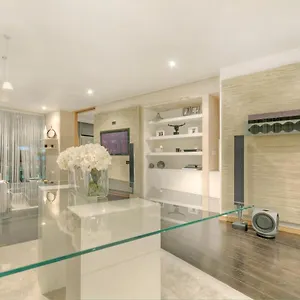 https://hi-end-2br-2br-apt-heart-of-canary-wharf.brighton-hotels-england.com